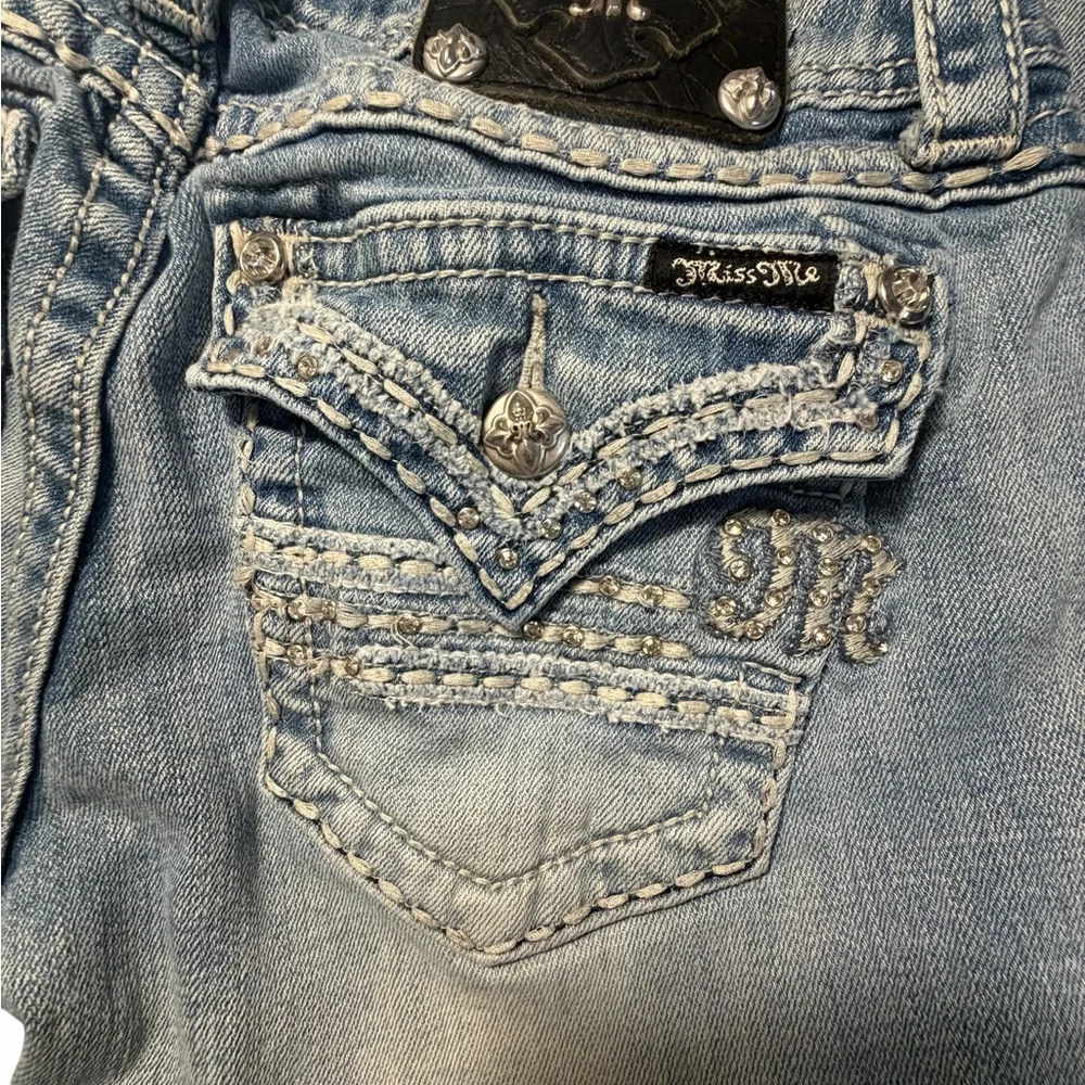 Miss Me Light Wash Embellished Flap Pocket Bootcut Jeans Sz 28 - Picture 9 of 15
